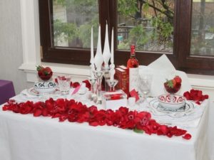 Beautiful table decor for romantic valentine's day