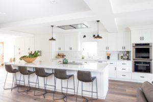 Beautiful white and black kitchen decor