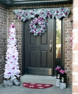 Snow Christmas door decoration photo by homedecorbuzz